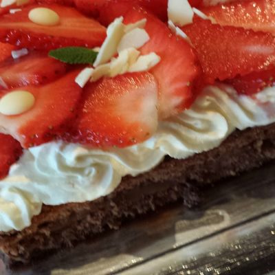 Belle union entre la fraise, le chocolat et l'orange