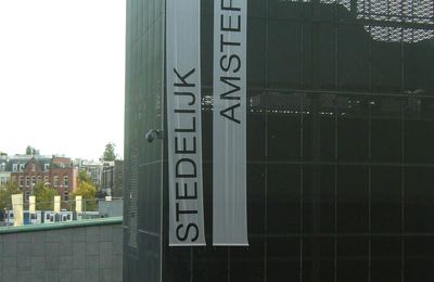 Grandiose et majestueux Stedelijk Museum: l’Art avec un grand A.