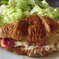 CROISSANT AU JAMBON