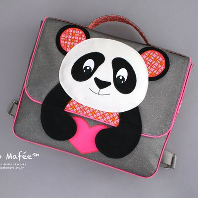 Pour les 4 ans de na nièce Emmie...Un cartable Panda!