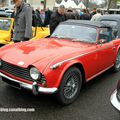 Triumph TR250 convertible de 1968 (Retrorencard fevrier 2014)