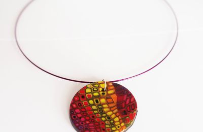 Pendentif multicolore en pâte Fimo