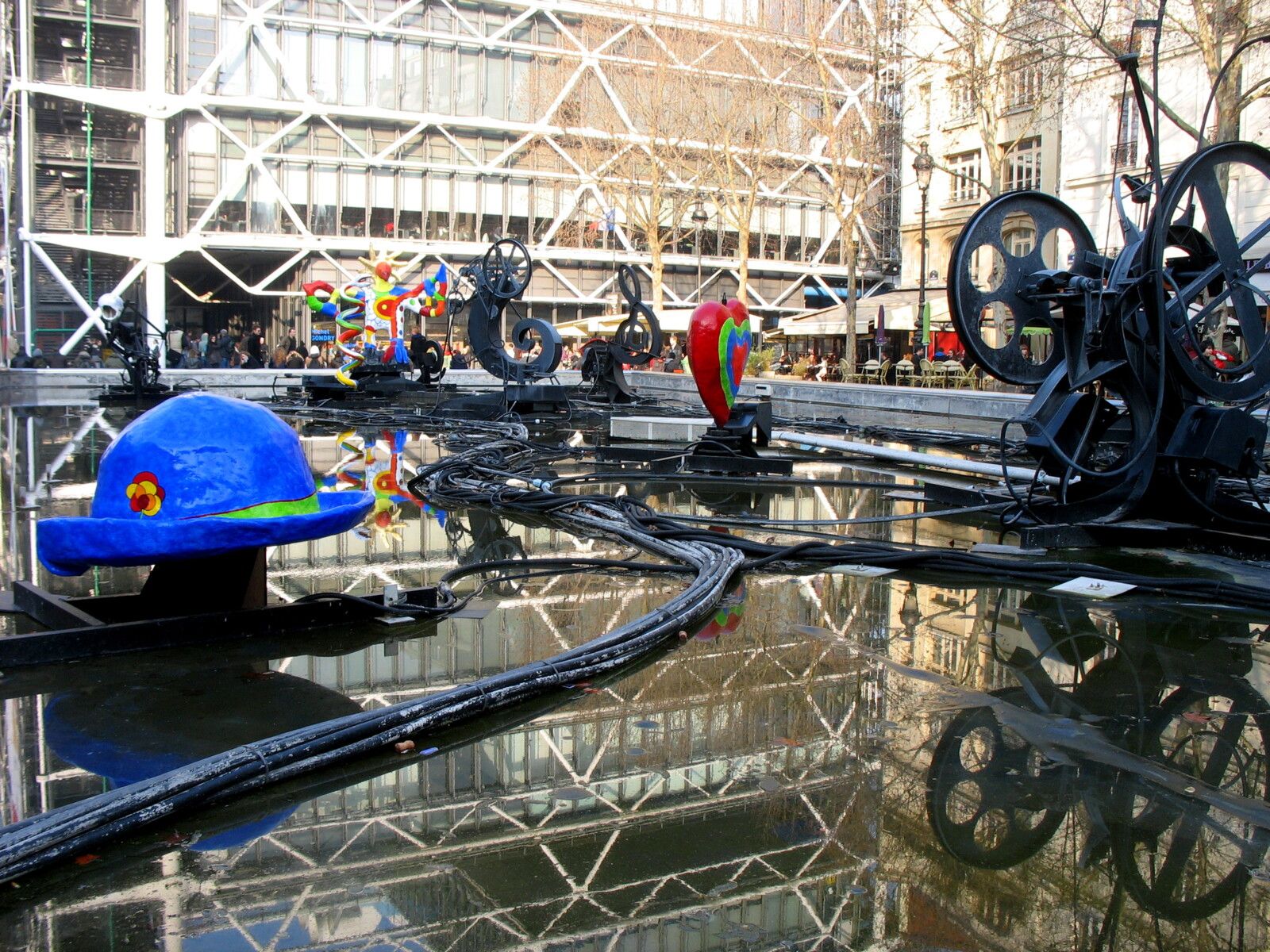 Paris, fontaine de Niki de Saint-Phalle (75)