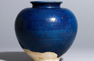 Blue-glazed jar, Tang dynasty (618–907)