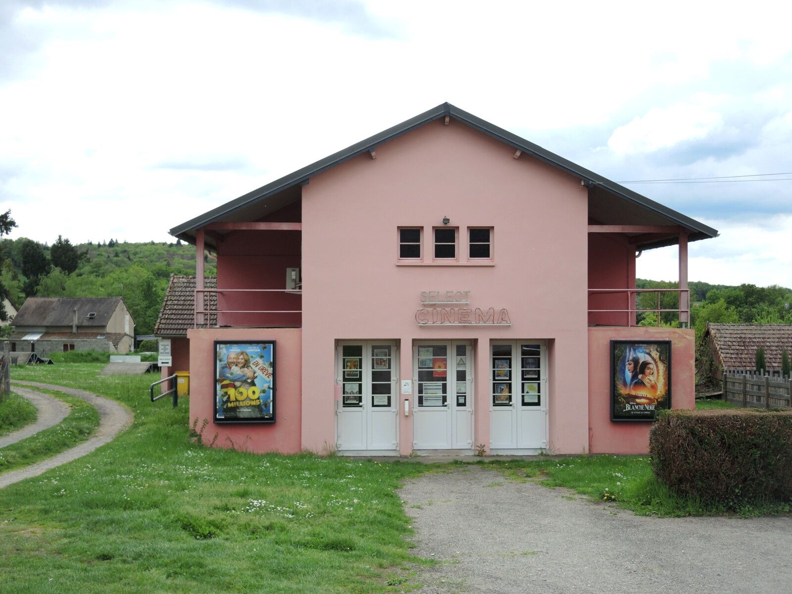 Saint-Honoré-les-Bains, cinéma (58)