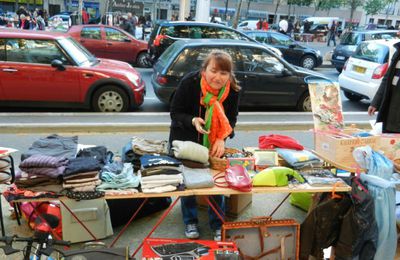 Valérie au vide grenier