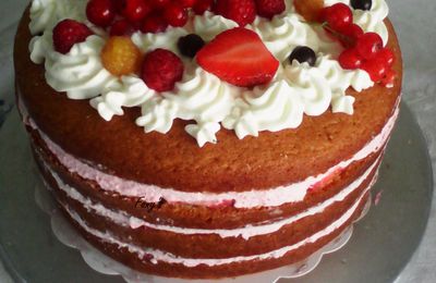 Gâteau à la mousse de mascarpone fraises et framboises
