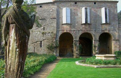 L'Abbaye de Fontfroide * * *