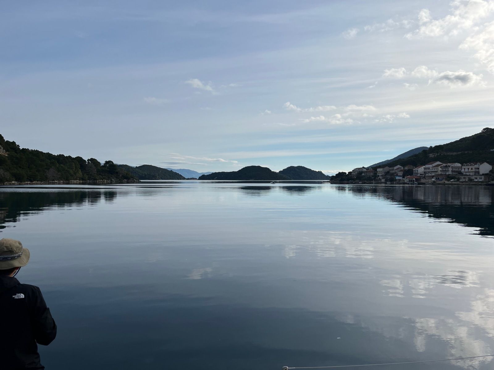 Réveil dans la baie de Luka Polace, jeudi 22 février 2024