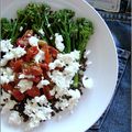 SALADE TIÈDE DE LENTILLES VERTES, BROCCOLINIS, TOMATES CERISES RÔTIES & MOZZARELLA