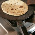 Recettes d'évasion: Soupe à la tomate épicée, accompagnée de ses chapatis