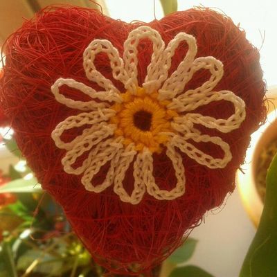 UNE MARGUERITE AU CROCHET 
