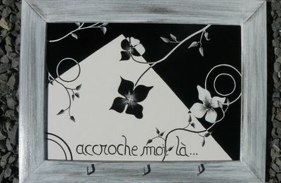 accroche-clés ou torchons "black and white"