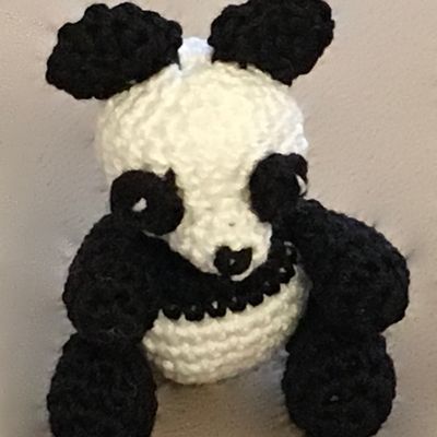 Mini panda au crochet