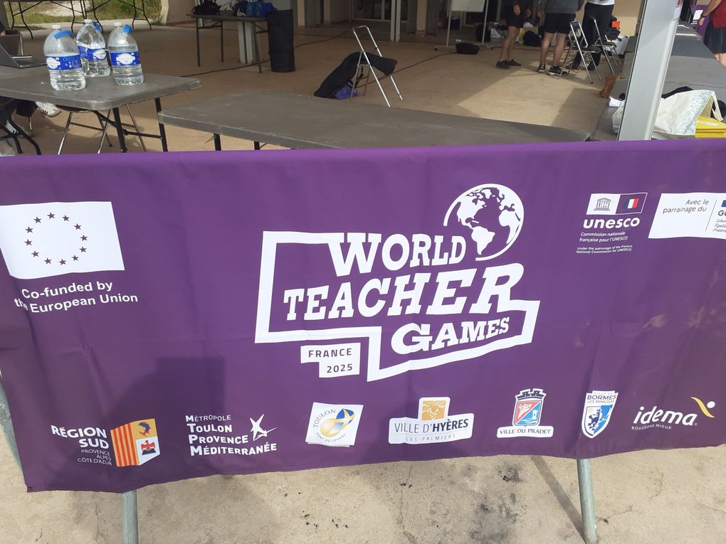 5 bénévoles de Toulon Marche Nordique aux World Teacher Games