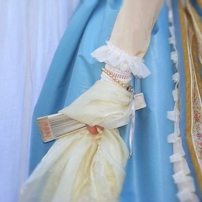 "Je sais bien que dans mes "je vous aime", il y a un "m'aimez-vous?", que je n'ose pas prononcer de peur qu'il ne s'éloigne les