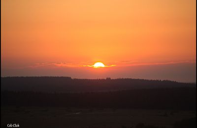 La beauté du levé de soleil 