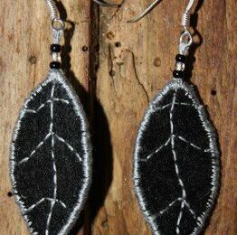 Boucles d'oreilles feuilles en tissu et feutrine