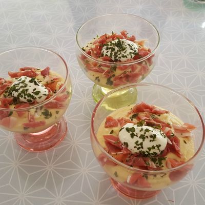 *** Velouté de pois chiche, jambon de bayonne , Crème fouettée et menthe ciselée ***