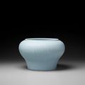 An extremely rare clair-de-lune-glazed 'hundred rib’ jar, guan, Kangxi period (1662-1722)