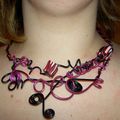 Collier rose et noir