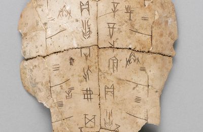 Tortoise plastron with divination, Shang dynasty, Bronze Age, Yin Ruins, 127 Xiaotun Ash Pit, Anyang County, Henan Province