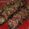 Brochettes de boeuf, bacon et pesto