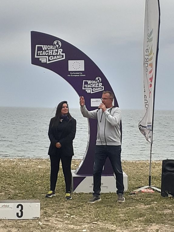 5 bénévoles de Toulon Marche Nordique aux World Teacher Games