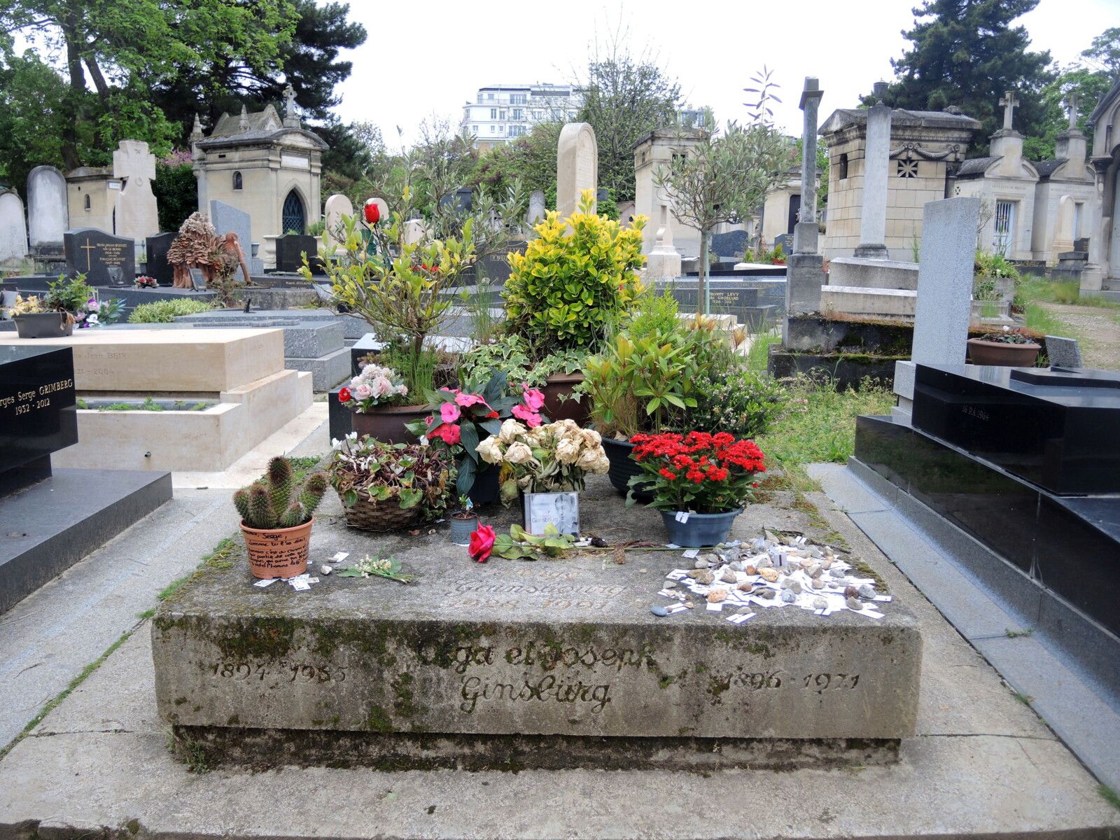 Paris, cimetière Montparnassse, tombe de Serge Gainsbourg (75)