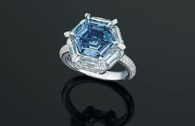 A unique coloured diamond and diamond ring, by Etcetera