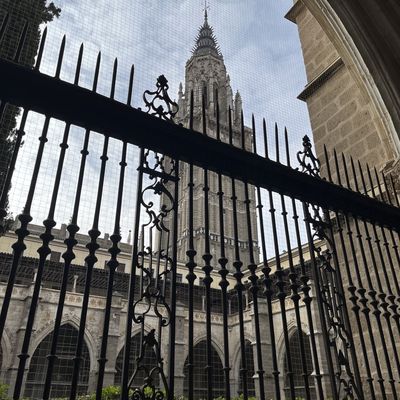 Mardi 13 janvier 2026 :  les photos qui s'en suivent sont de Nelly ma fille qui était aussi en Espagne pendant les vacances Noël ,La Cathédrale Santa María de Tolède (en espagnol Catedral Primada Santa María de Toledo) est l’un des édifices les plus emblématiques d’Espagne : un chef-d’œuvre de l’architecture gothique et un symbole majeur de l’histoire religieuse et culturelle du pays. 