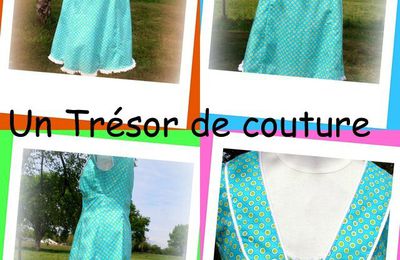 Une robe un peu style rétro, aux couleurs vives