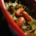 Soupe chaleureuse au sarrasin, au kale et aux haricots rouges