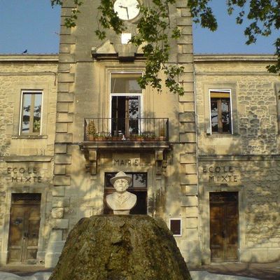 La mairie du Paradou (13)