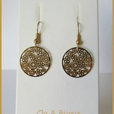 [BO95] Boucles d'oreilles estampe métal fleur doré (V)