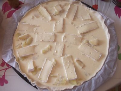 Blog de lacuisinedelirilou : La cuisine de Lirilou, Tarte au brie et aux pommes de terre