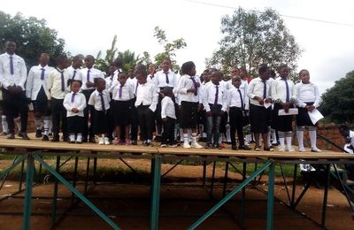 Les Pueri cantores du Chœur Inmaculada ont célèbré leur 5ème anniversaire dans le nouveau sanctuaire à Beni