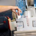 Delta Air Lines teste actuellement des gobelets et distributeurs d’eau réutilisables en economy 