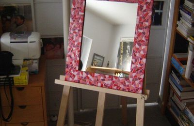 Miroir en mosaïque camaïeu de rouges