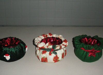 Des petits pots pour jacinthes, toujours sur le théme de Noël