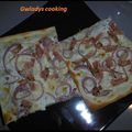 Tarte flambée à l'oignon rouge