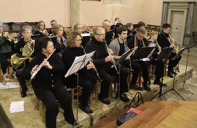 Un Noël en fanfare: A vot' bon choeur!