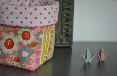 Panière réversible en coton coloré fleuri / Versus étoilé