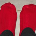 Et mes chaussettes rouges, grises et roses sans petits pois ...