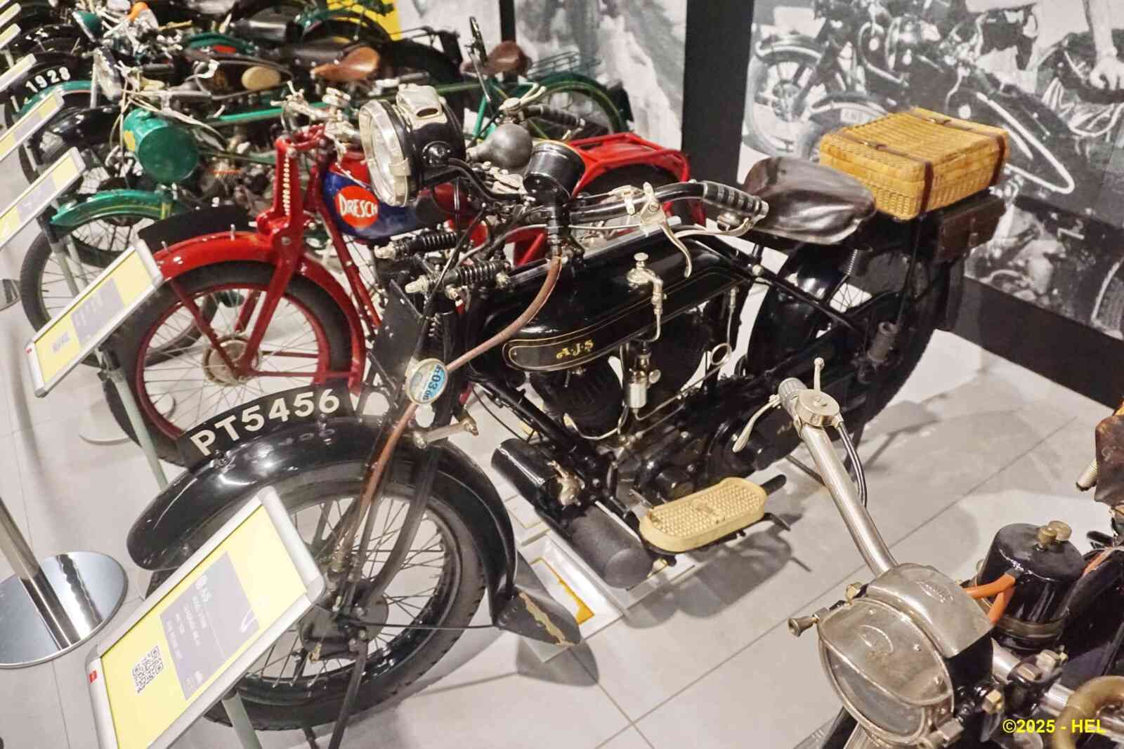 AJS V Twin 996cc_01 - 1928 [UK] HL_GF