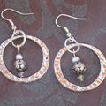 boucles d'oreilles blanches et argent pour Sandra