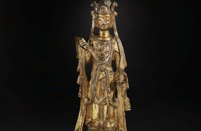 A magnificent and finely cast gilt-bronze figure of Avalokiteshvara, Sui dynasty