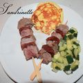 Brochettes de bœuf accompagnées de ses courgettes et galette de pomme de terre