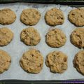 Cookies à l'ancienne aux raisins secs, noix et flocons d'avoine