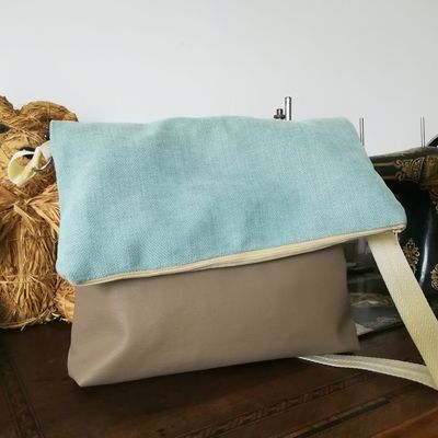 UN SAC PEUT EN CACHER UN AUTRE...